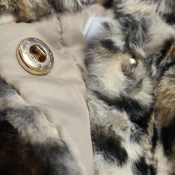 Girls’ Faux Fur Cheetah Coat 5T - Picture 5 of 5